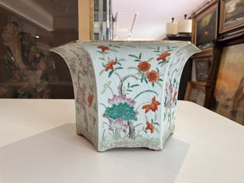 A hexagonal Chinese famille rose jardini&egrave;re with floral design, 19th C.