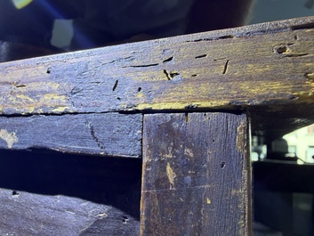Een Franse Lodewijk XVI-stijl gefineerd houten commode met parqueterie en bronzen monturen, 19de eeuw