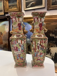A varied collection of Chinese famille rose and famille verte porcelain, 19th/20th C.