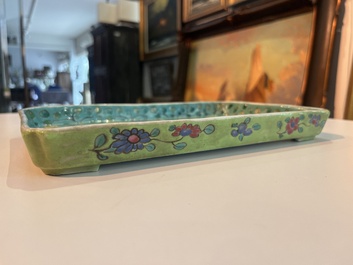 A Chinese famille rose serving dish with floral design, Jiaqing mark, in a Japanese tomobako, 19th/20th C.