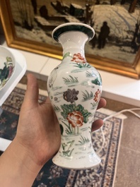 A varied collection of Chinese famille rose and famille verte porcelain, 19th/20th C.