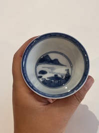 A varied collection of Chinese blue and white porcelain with figures and floral design, 18th/19th C.