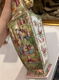 A varied collection of Chinese famille rose and famille verte porcelain, 19th/20th C.