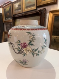 Four Chinese famille rose and qianjiang cai jars with animated scenes and floral and 'Wu Shuang Pu' design, 19th/20th C.