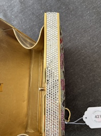 Judith Leiber (1921-2018): Pochette de soir&eacute;e orn&eacute;e de cristaux Swarovski &agrave; d&eacute;cor d'&eacute;l&eacute;phants, vers 2000