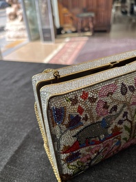 Judith Leiber (1921-2018): Pochette de soir&eacute;e orn&eacute;e de cristaux Swarovski &agrave; d&eacute;cor d'&eacute;l&eacute;phants, vers 2000