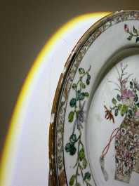 Eleven Chinese Imari style and famille rose plates with floral design, Yongzheng/Qianlong