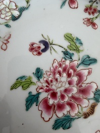 Eleven Chinese Imari style and famille rose plates with floral design, Yongzheng/Qianlong