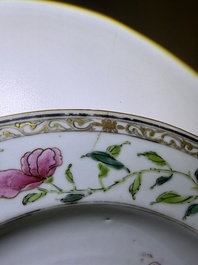 Eleven Chinese Imari style and famille rose plates with floral design, Yongzheng/Qianlong