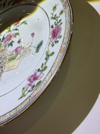 Eleven Chinese Imari style and famille rose plates with floral design, Yongzheng/Qianlong