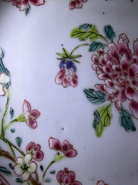 Eleven Chinese Imari style and famille rose plates with floral design, Yongzheng/Qianlong