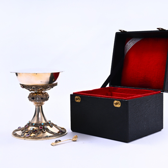 A Belgian silver chalice with paten finished with filigree and inlay of various types of stone, 900/000, dated 1938
