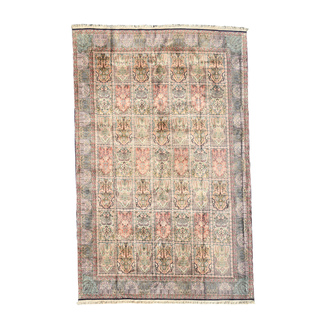 Tapis de style persan à décor floral, Chine, soie sur coton, 20ème siècle