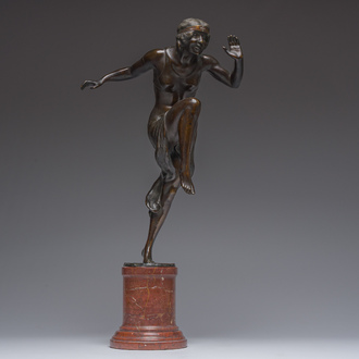 Rudolf Marcuse (1878-1940, attribué à): Danseuse, bronze à patin brune sur un socle en marbre rouge