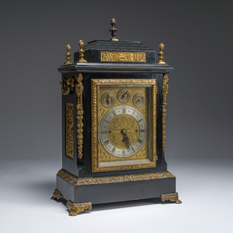 Pendule de table en bronze et bois ébonisé, Angleterre, 19ème siècle
