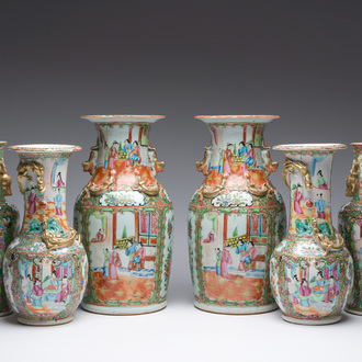 Trois paires de vases en porcelaine de Chine famille rose de Canton à décor floral et de scènes de palais, 19ème siècle