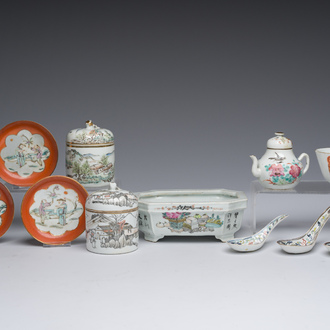 Collection variée en porcelaine de Chine famille rose et qianjiang cai, 19ème/20ème siècle
