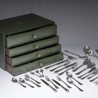 Ménagère de 140 pièces dans la cassette d'origine, modèle Spatours, Christofle, France, 20ème siècle