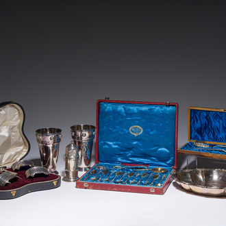 Collection variée d'objets de table en métal argenté et argent, origines diverses, 19ème/20ème siècle