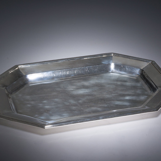 A Belgian octagonal silver dish of the 'Antinéa' type, 800/000, maker's mark Delheid, second quarter 20th C.
