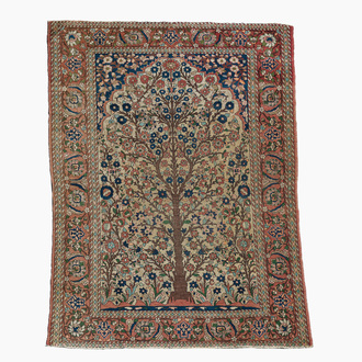 Tapis oriental de type Isphahan à décor d'arbre de vie, laine sur coton, première moitié du 20ème siècle
