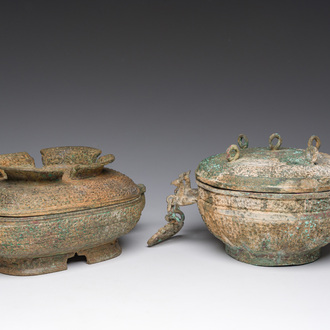 Twee Chinese rituele bronzen 'ding' en 'gui' dekselkommen, wellicht Periode der Strijdende Staten
