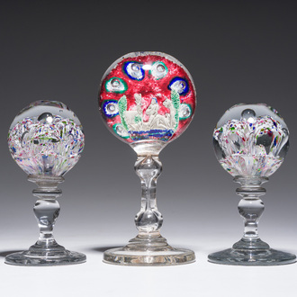 Drie glazen presse-papiers, 19de eeuw