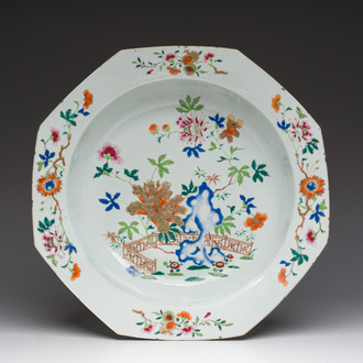 A Chinese octagonal famille rose basin with floral design, Qianlong