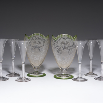 Zes Nederlandse slingerglazen en een paar vazen met gegraveerd decor, 18de/19de eeuw