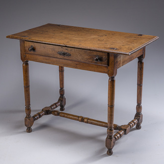 A small oak payment table, 18th/19th C.
