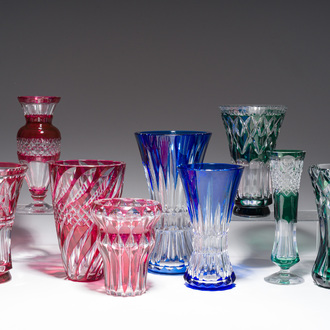 Negen vazen in deels gekleurd gelaagd kristal, Val Saint Lambert, België, 20ste eeuw
