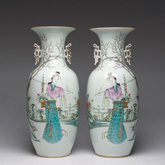 Een paar Chinese famille rose vazen met Lan Caihe, 19de eeuw