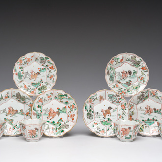 Zes Chinese famille verte schotels en vier koppen met een kylin in een landschap, Kangxi