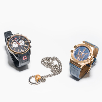 A silver Gucci necklace, a Maserati 'Potenza' wristwatch and a Grovana 'Swiss Alpine Military' wristwatch, 20th/21st C.