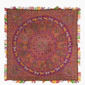 Een Indische 'rumal' of een handgeborduurd ritueel doek, Chamba, Himachal Pradesh, eerste helft 20ste eeuw