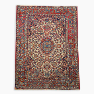 A Persian Keshan (Kashan) rug with floral design, wool on cotton, first half 20th C.