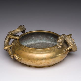 Brûle-parfum en bronze à décor en relief, marque de Xuande, Chine, 19ème/20ème siècle