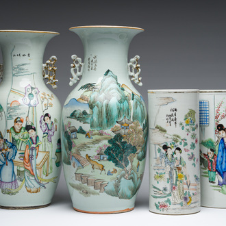 Deux vases et deux portes-chapeaux en porcelaine de Chine famille rose à décor figuratif et de paysage, 19ème/20ème siècle