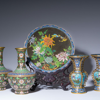 Two pairs of Chinese cloisonné vases and a dish with butterflies among blossoming branches on a wooden stand, 20th C.