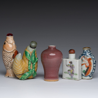 Cinq tabatières en porcelaine de Chine, 19ème/20ème siècle