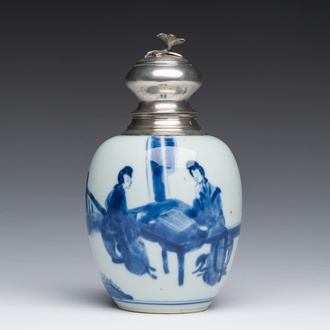 Boîte à thé en porcelaine de Chine bleu et blanc à monture en argent hollandais, Kangxi