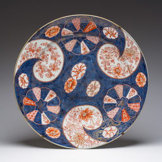 A large Japanese Imari charger with floral design, Meiji, 19th C.