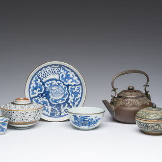 Collection variée en grès et porcelaine, Chine, Vietnam et Thaïlande, 16ème/20ème siècle
