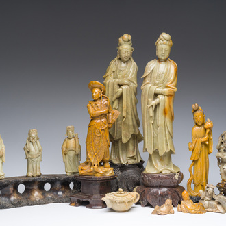Collection variée de sculptures en pierre à savon, Chine, 19ème/20ème siècle