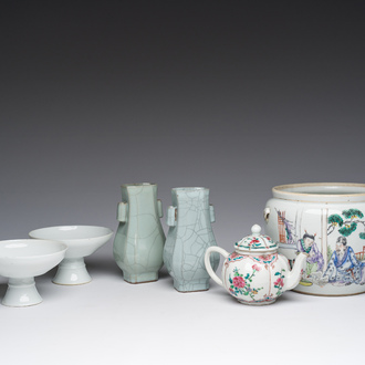 A varied collection of Chinese famille rose and monochrome porcelain, Qianlong and later