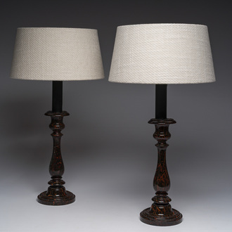 Paire de chandeliers serpentins transformés en lampes de table, 19ème siècle