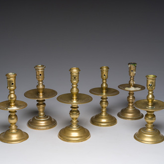 Six bougeoirs en bronze, Flandres, 17ème siècle