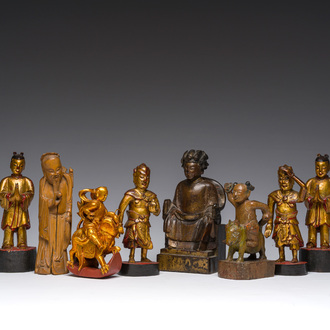 Huit sculptures en bois doré et polychromé, Chine, 19ème/20ème siècle