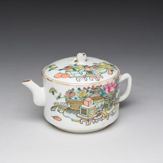 Théière couverte en porcelaine de Chine qianjiang cai à décor d'antiquités, 19ème/20ème siècle
