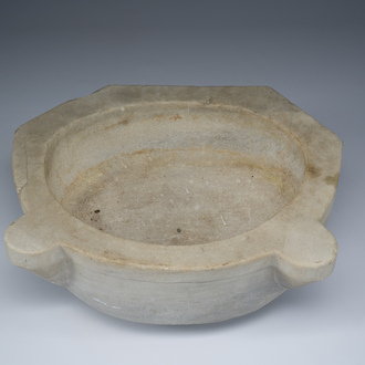 Fonts baptismaux en marbre blanc de Carrare italien, probablement 18ème siècle